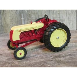 Ford 881 Gold Demonstrator Farm Toy Musem Tractor Die Cast 1/16 Scale  ERTL 