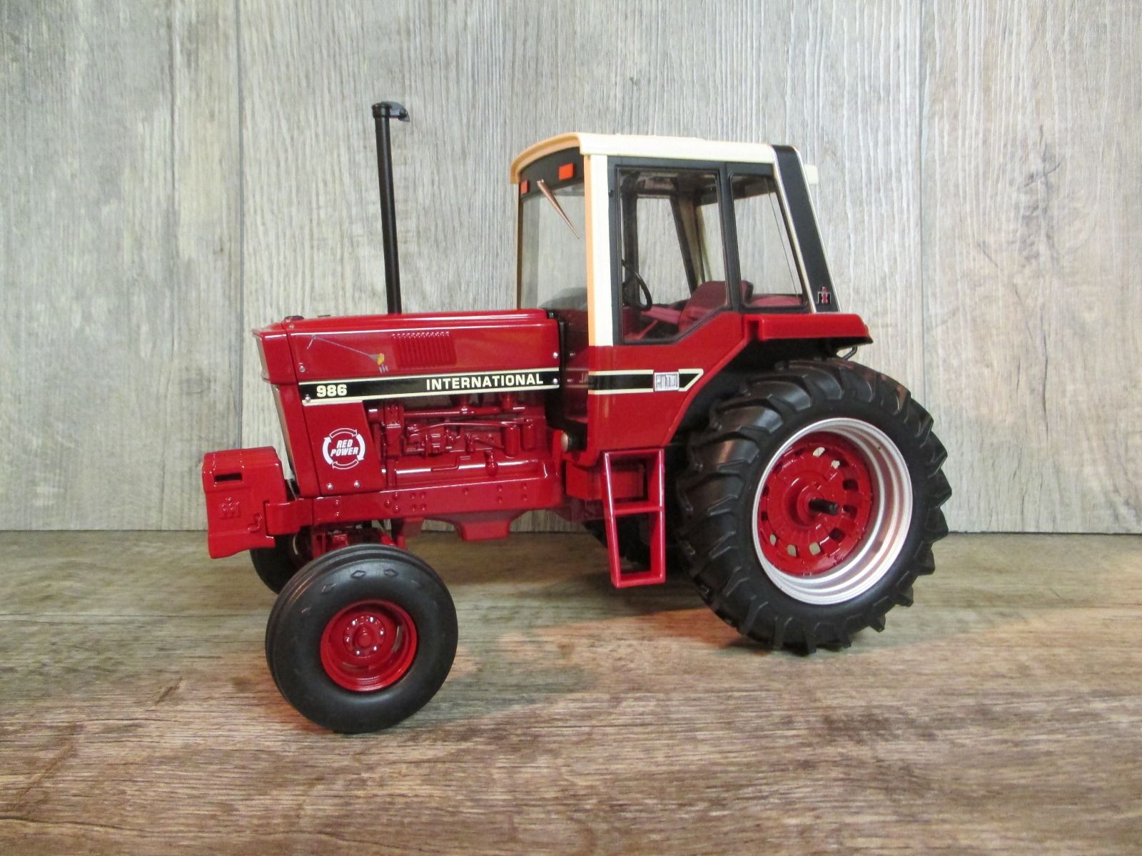 1/16 International 986 Cab Red Power 2019 National Farm Toy Museum ERTL 44203 