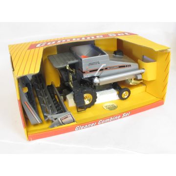 AGCO - R62 - Combine, R-62 Gleaner 2 heads gold rims 1995 Farm Show - 1/24