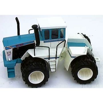 Big Bud - 370 - 4WD Duals Bafus blue - 1/32