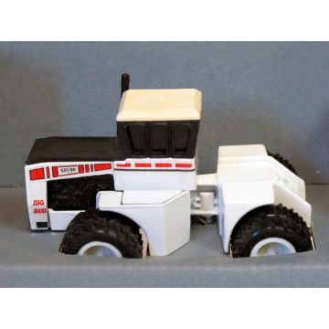 Big Bud - 525/50 - 4WD duals - 1/64