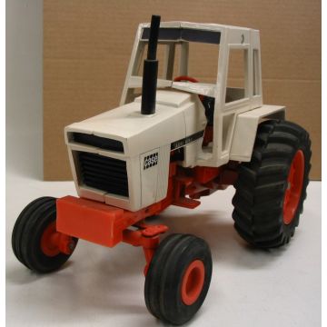 Case - 1370 - Agri King, Cab Power White no model numbers - 1/16
