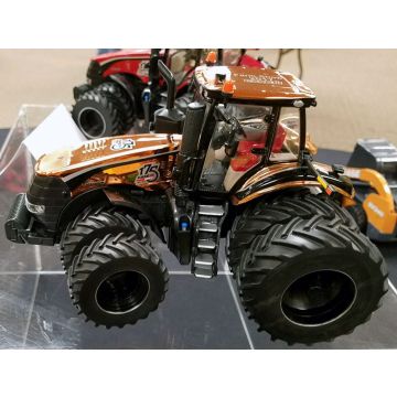 CIH - Magnum - Front and rear duals, 2017 Farm Show, 175th Anniv, no model number, copper - 1/32