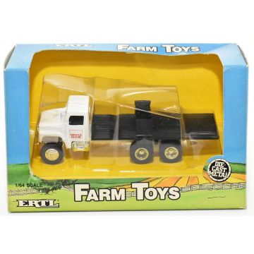 DA - Truck - Flatbed Implement Hauling Truck - 1/64