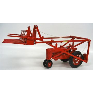 Farmhand -  - Hay stacker mounted on different Scale Models Tractors - 1/16