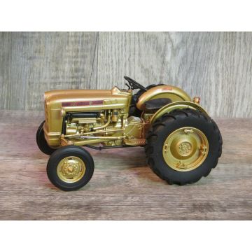 Ford - 881 - Gold demonstrator National Farm Toy Museum 2018 - 1/16