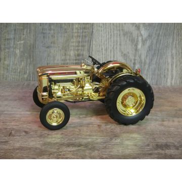 Ford - 881 - Gold demonstrator National Farm Toy Museum 2018, gold - 1/16
