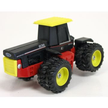 FV - 936 - 4WD duals, Versatile red and yellow, Ford oval on front - 1/64