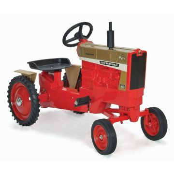 IH - 1026 - Pedal, WF Gold Demonstrator 2007 Farm Progress Show -