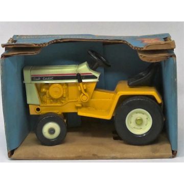 IH - 129 - Cub Cadet, hole for frt blade - 1/16