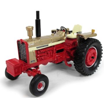 IH - 1456 - WF front weights Gold Demonstrator 2013 Lafayette Toy Show - 1/32
