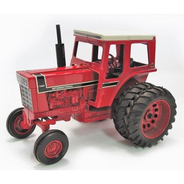 IH - 1566 - WF Duals Red Cab belly fuel tank IH 66 Series - 1/16