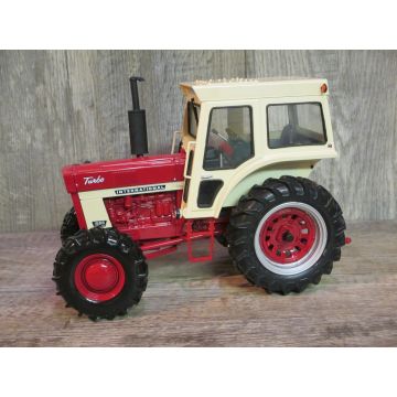 IH - 1566 - MFD White Cab 2012 National Farm Toy Museum - 1/16