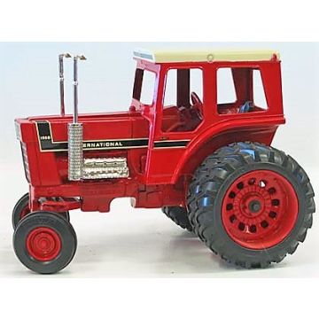 IH - 1568 - WF Duals Red Cab black stripe V8 Engine #4 IH V8 Series - 1/16