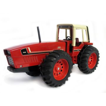IH - 3588 - 2+2 4WD Single wheels White Cab - 1/16