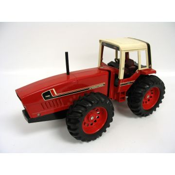 IH - 3588 - 2+2 4WD Duals First Edition Limited 3200 models - 1/16