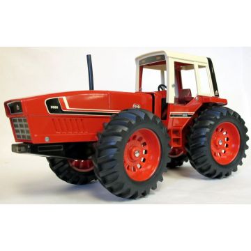 IH - 3588 - 2+2 4WD Single wheels First Edition ground out - 1/16