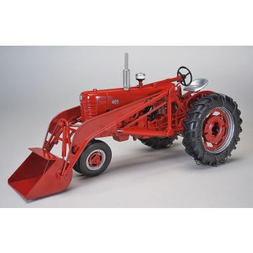 IH - 400 - NF, with loader and rear wheel tire chains - 1/16