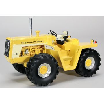 IH - 4100 - 4WD no cab yellow - 1/16