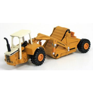 IH - 412B - Scraper, Mighty Movers of the World, black decal, box - 1/64