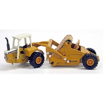 IH - 412B - Scraper, yellow - 1/64