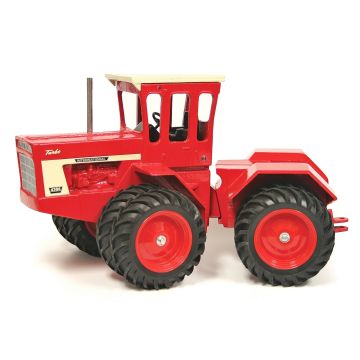 IH - 4366 - 4WD Duals Red Cab 2011 CNH Trade Fair - 1/16