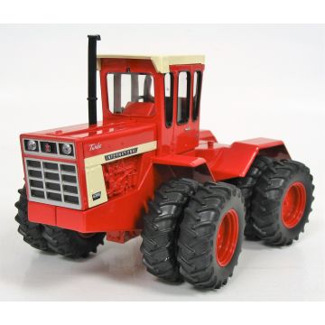 IH - 4366 - 4WD Duals Red Cab - 1/32