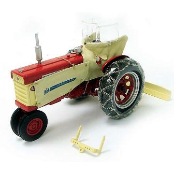 IH - 460 - NF Gas, rear blade, tire chains & heat houser - 1/16