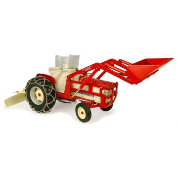 IH - 460 - Utility Gas, loader, rear blade, heat houser 2009 Red Power Round Up - 1/16