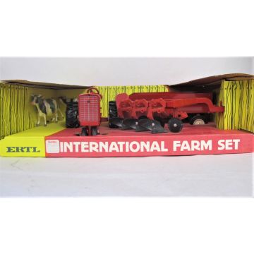 IH - Set - 544, cows, plow, and flare box wagon - 1/16