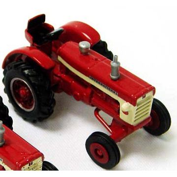 IH - 560 - Standard 6 Premiere Series - 1/64