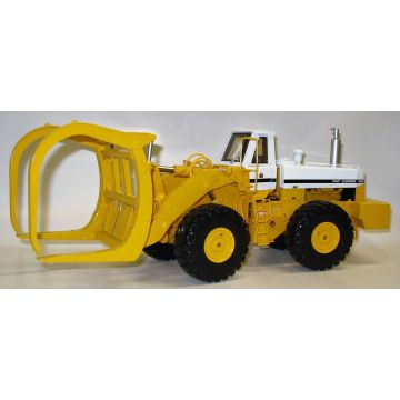 IH - 560 - Payloader, log forks - 1/25