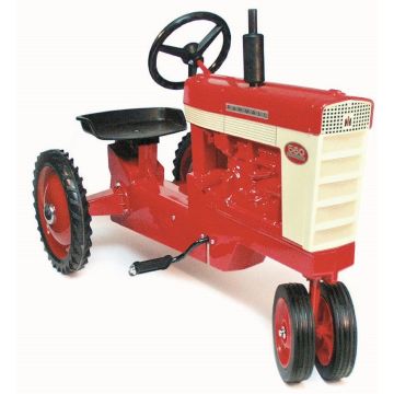 IH - 560 - Pedal, NF, no fenders - 38"
