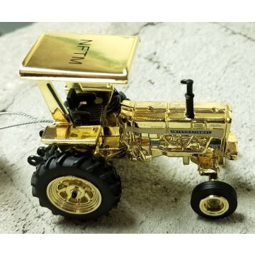 IH - 656 - Gold Demo 2017 National Farm Toy Museum, gold - 1/64