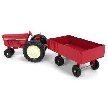 IH - Set - 666, wagon, blue box - 1/32