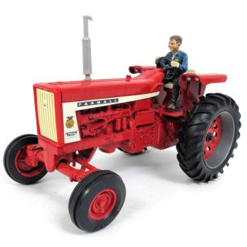 IH - 706 - WF flat fenders with driver 1996 Iowa FFA - 1/16