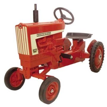 IH - 706 - Pedal, WF 2003 Farm Progress Show - 38"