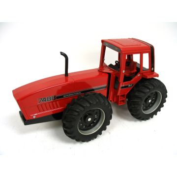 IH - 7488 - 2+2 4WD Single wheels - 1/16