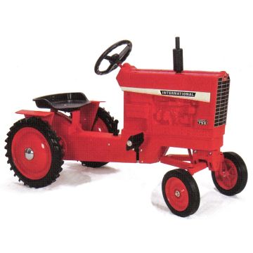 IH - 756 - Pedal, WF - 37"