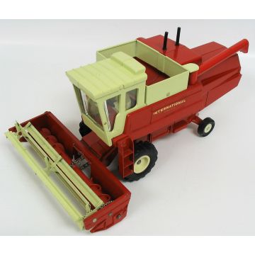 IH - 915 - Combine, 915, metal reel, 2 stacks blue box - 1/20