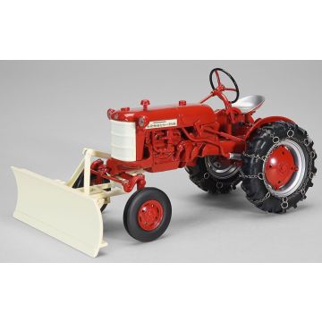 IH - Cub - Blade & Tire Chains, white grill, white blade - 1/16