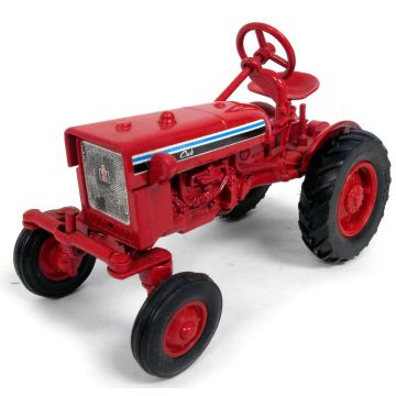 IH - Cub - 7th version, 1976 square hood red - 1/16