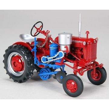 IH - Cub - 400 style 1948, 174 mounted planter, fertilizer tank - 1/16