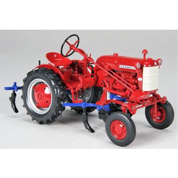 IH - Cub - 450 style with 1 row cultivator 2011 Summer Toy Show - 1/16