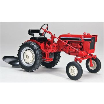IH - Cub - square hood red 1pt hitch & plow, 2010 Lafayette Toy Show - 1/16