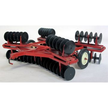 IH -  - Disc, folding wings, metal frame, C hitch, red open front box - 1/16