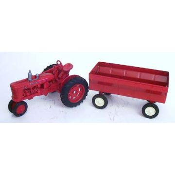 IH - Set - H NF, with flare box wagon - 1/16