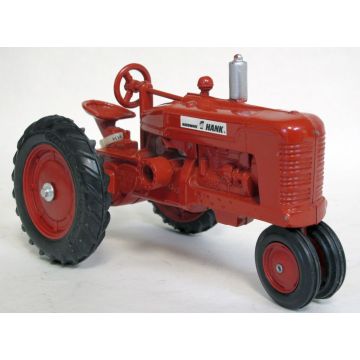 IH - M - NF, no fenders, no spoke rims, Hardware Hank - 1/16