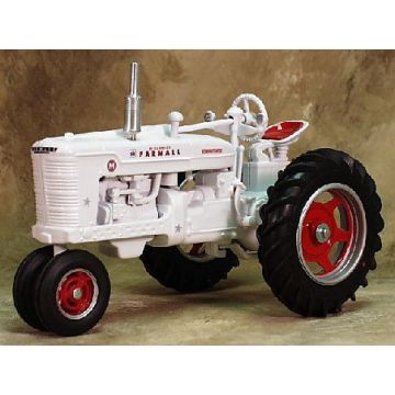 IH - M - NF White demonstrator - 1/16