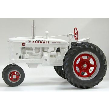IH - M - NF White demonstrator - 1/8